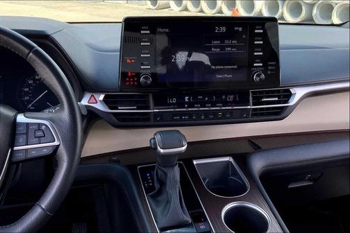 2023 Toyota Sienna XLE 8 Passenger