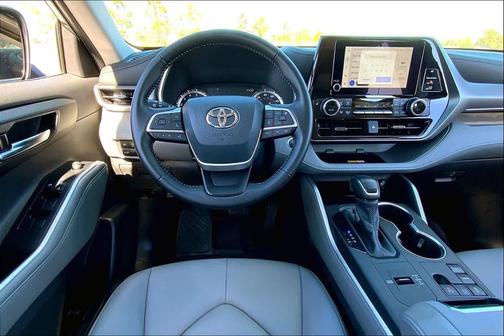 2025 Toyota Highlander XLE