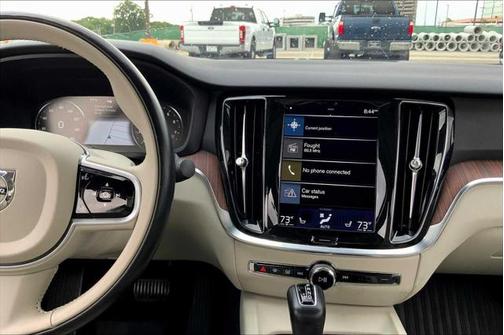 2021 Volvo S60 T5 Momentum