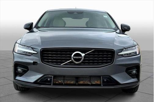 2021 Volvo S60 T5 Momentum