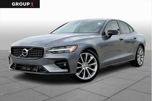 2021 Volvo S60 T5 Momentum