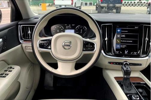 2021 Volvo S60 T5 Momentum