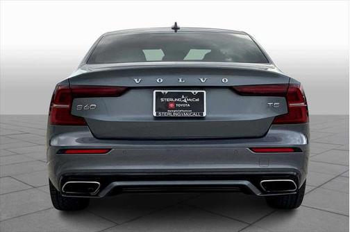2021 Volvo S60 T5 Momentum