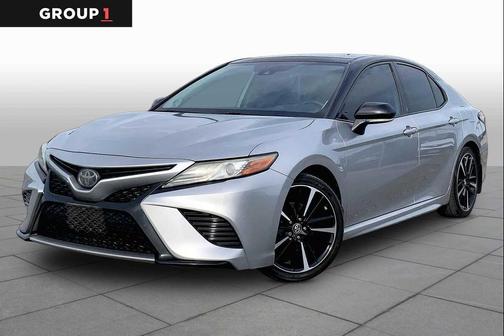 Celestial Silver/Midnight Black Metallic 2019 Toyota Camry XSE