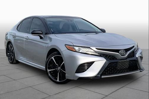 Celestial Silver/Midnight Black Metallic 2019 Toyota Camry XSE