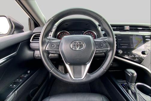 Celestial Silver/Midnight Black Metallic 2019 Toyota Camry XSE