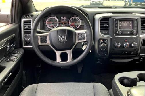 2024 RAM 1500 Classic Warlock Crew Cab 4x4 5'7' Box