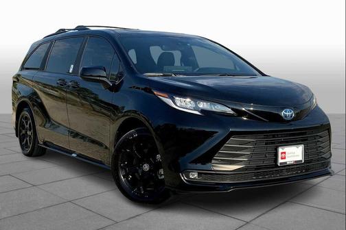 2025 Toyota Sienna Woodland Edition