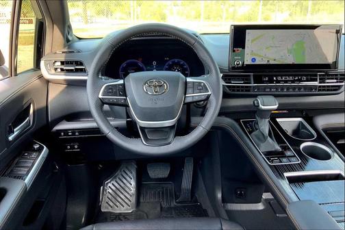 2025 Toyota Sienna Woodland Edition
