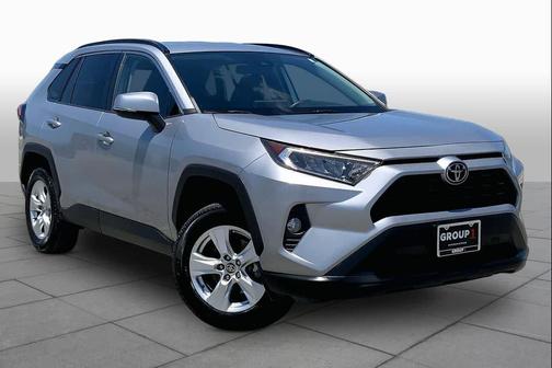 Silver Sky Metallic 2021 Toyota RAV4 XLE