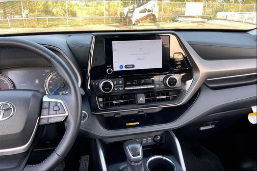 2025 Toyota Highlander Hybrid XLE