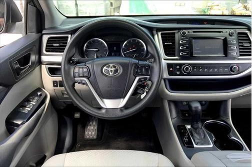 2015 Toyota Highlander LE