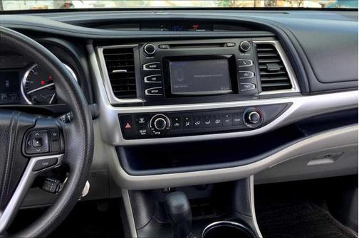 2015 Toyota Highlander LE