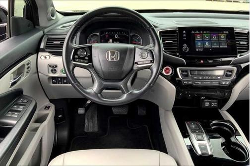 2022 Honda Pilot Touring 8-Passenger