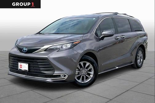 2024 Toyota Sienna XLE