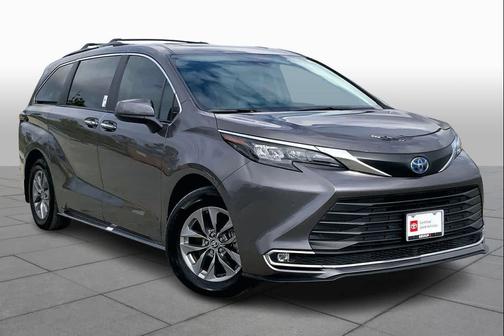 2024 Toyota Sienna XLE