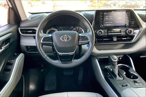 2021 Toyota Highlander Hybrid XLE