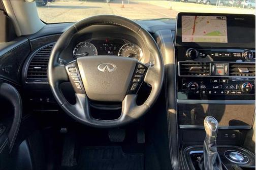 2023 INFINITI QX80 Luxe