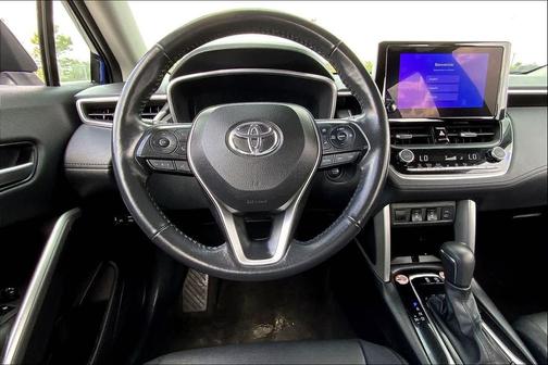 2024 Toyota Corolla Cross XLE