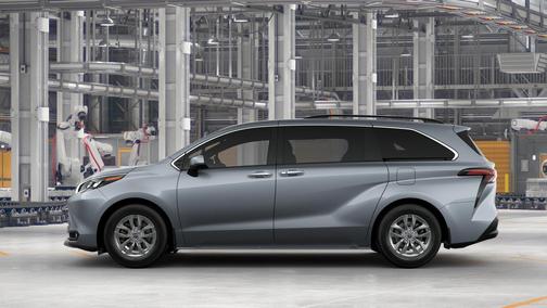 2025 Toyota Sienna XLE 8 Passenger