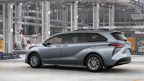 2025 Toyota Sienna XLE 8 Passenger