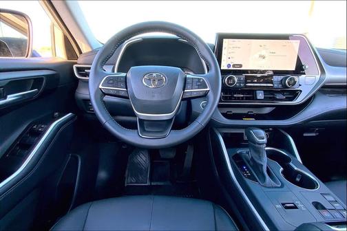 2025 Toyota Highlander XLE
