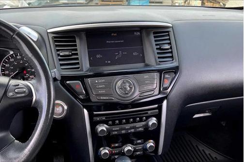 2017 Nissan Pathfinder SV