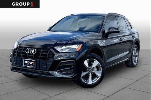 Brilliant Black 2025 Audi Q5 40 Premium