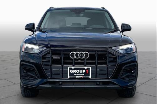 Brilliant Black 2025 Audi Q5 40 Premium