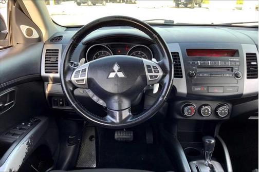 2011 Mitsubishi Outlander SE