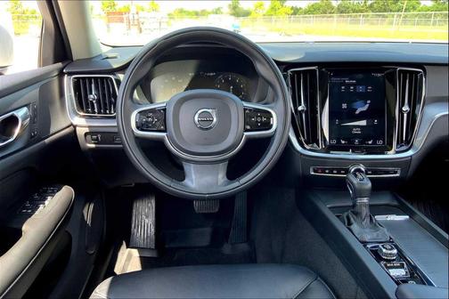 2020 Volvo S60 T5 Momentum