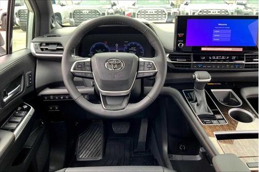 2025 Toyota Sienna Platinum 7 Passenger