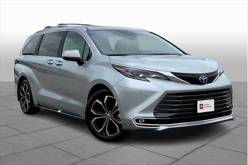 2025 Toyota Sienna Platinum 7 Passenger