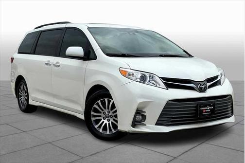 2018 Toyota Sienna XLE