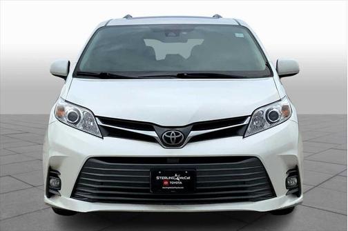 2018 Toyota Sienna XLE