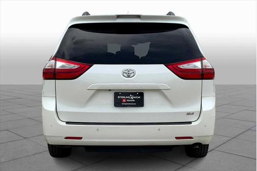 2018 Toyota Sienna XLE