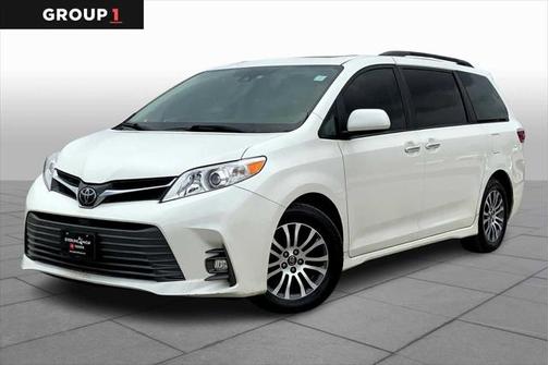 2018 Toyota Sienna XLE