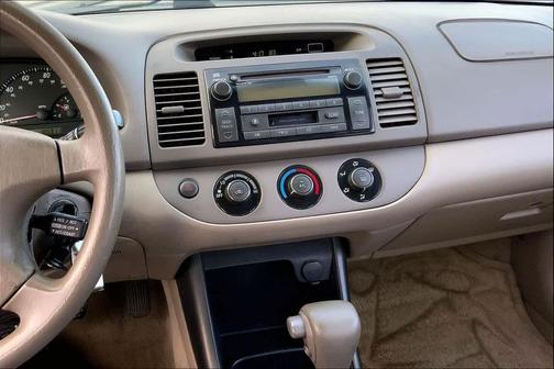 2004 Toyota Camry LE