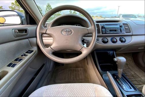 2004 Toyota Camry LE