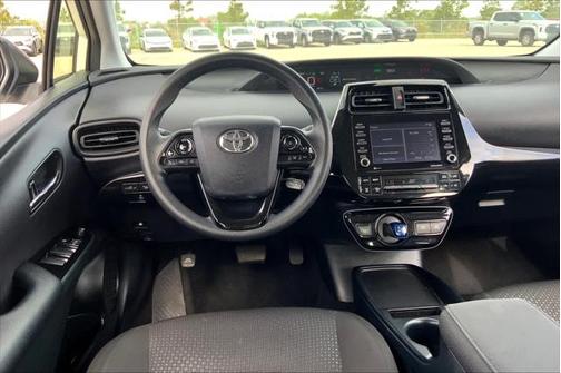 2022 Toyota Prius LE