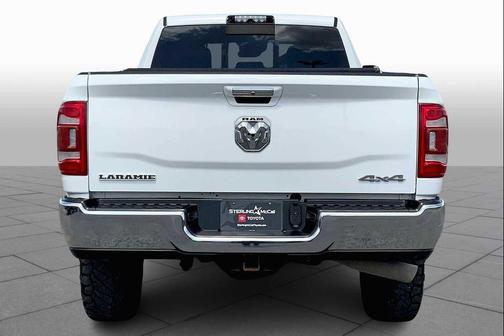 2020 RAM 3500 Laramie Crew Cab 4x4 8' Box