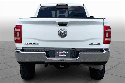 2020 RAM 3500 Laramie Crew Cab 4x4 8' Box