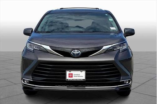 2022 Toyota Sienna XLE 8 Passenger