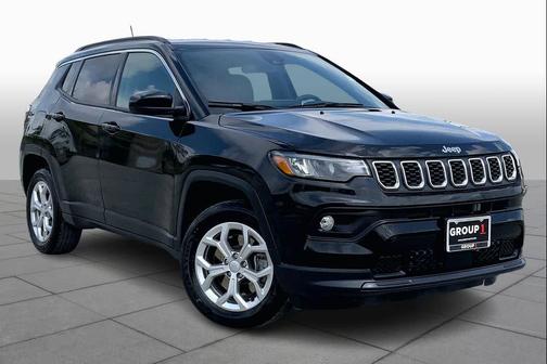 Diamond Black Crystal Pearlcoat 2024 Jeep Compass Latitude