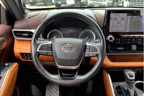 2022 Toyota Highlander Platinum