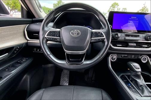 Coastal Cream 2024 Toyota Grand Highlander Limited