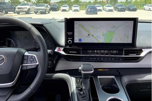 2025 Toyota Sienna XLE 8 Passenger