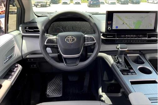 2025 Toyota Sienna XLE 8 Passenger