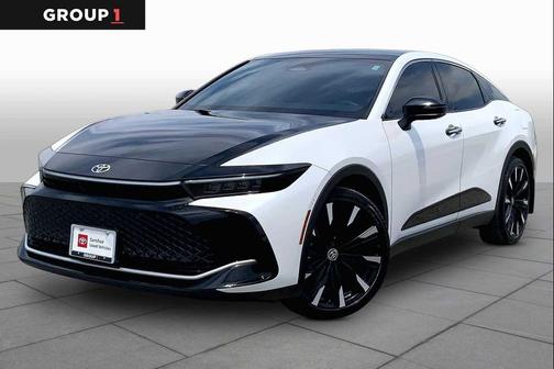 Black/Oxygen White 2024 Toyota Crown Platinum
