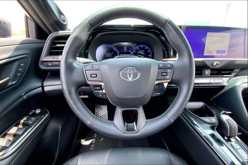 Black/Oxygen White 2024 Toyota Crown Platinum